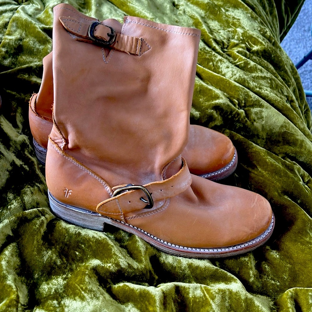 Frye leather boots size 7